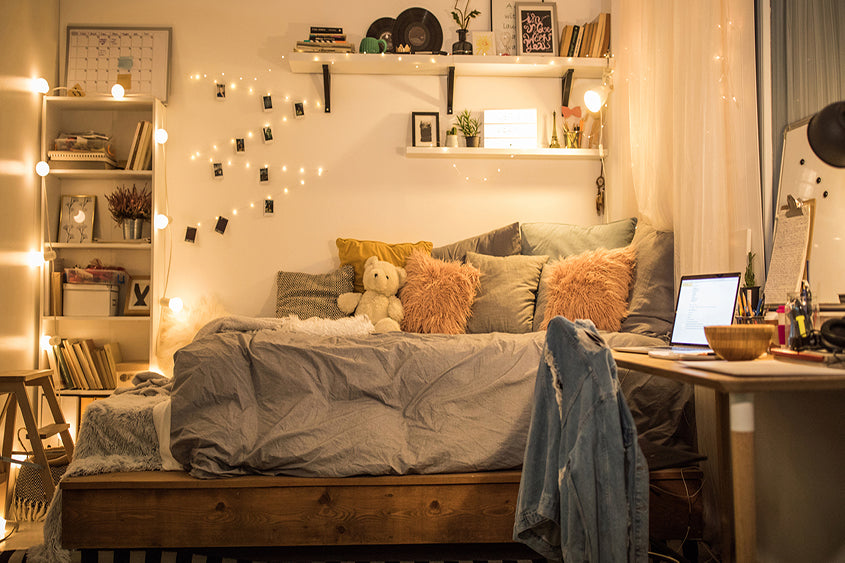 Dorm Room Essentials: Ideas for Useful Items and Decorations